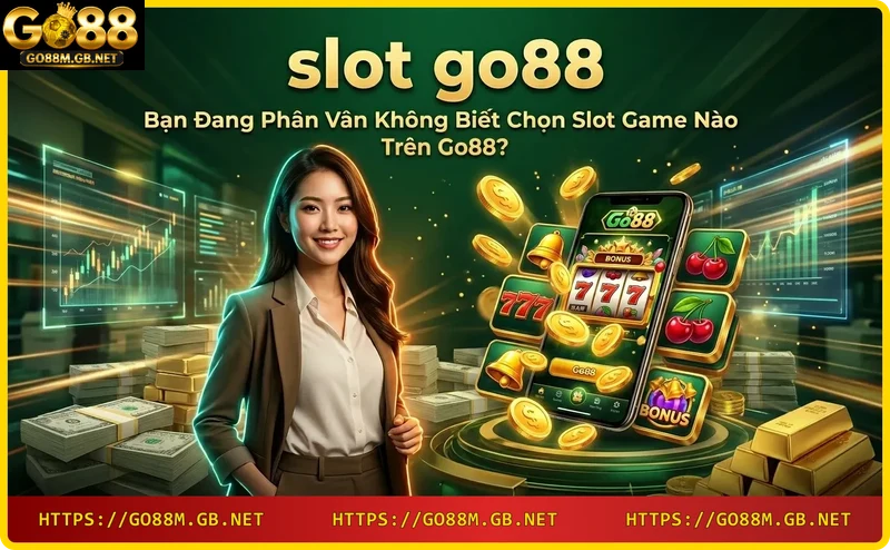 Người chơi đang phân vân lựa chọn slot game trên Go88 với nhiều chủ đề hấp dẫn