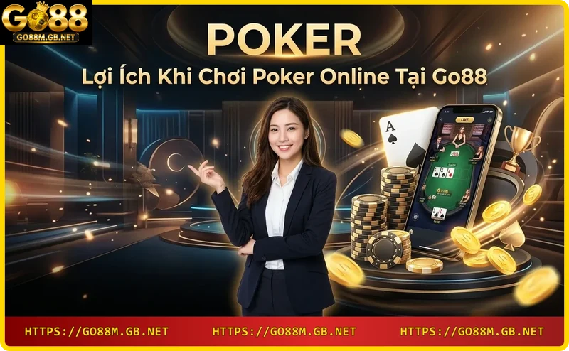 Người chơi poker online vui vẻ với laptop và chip tại Go88
